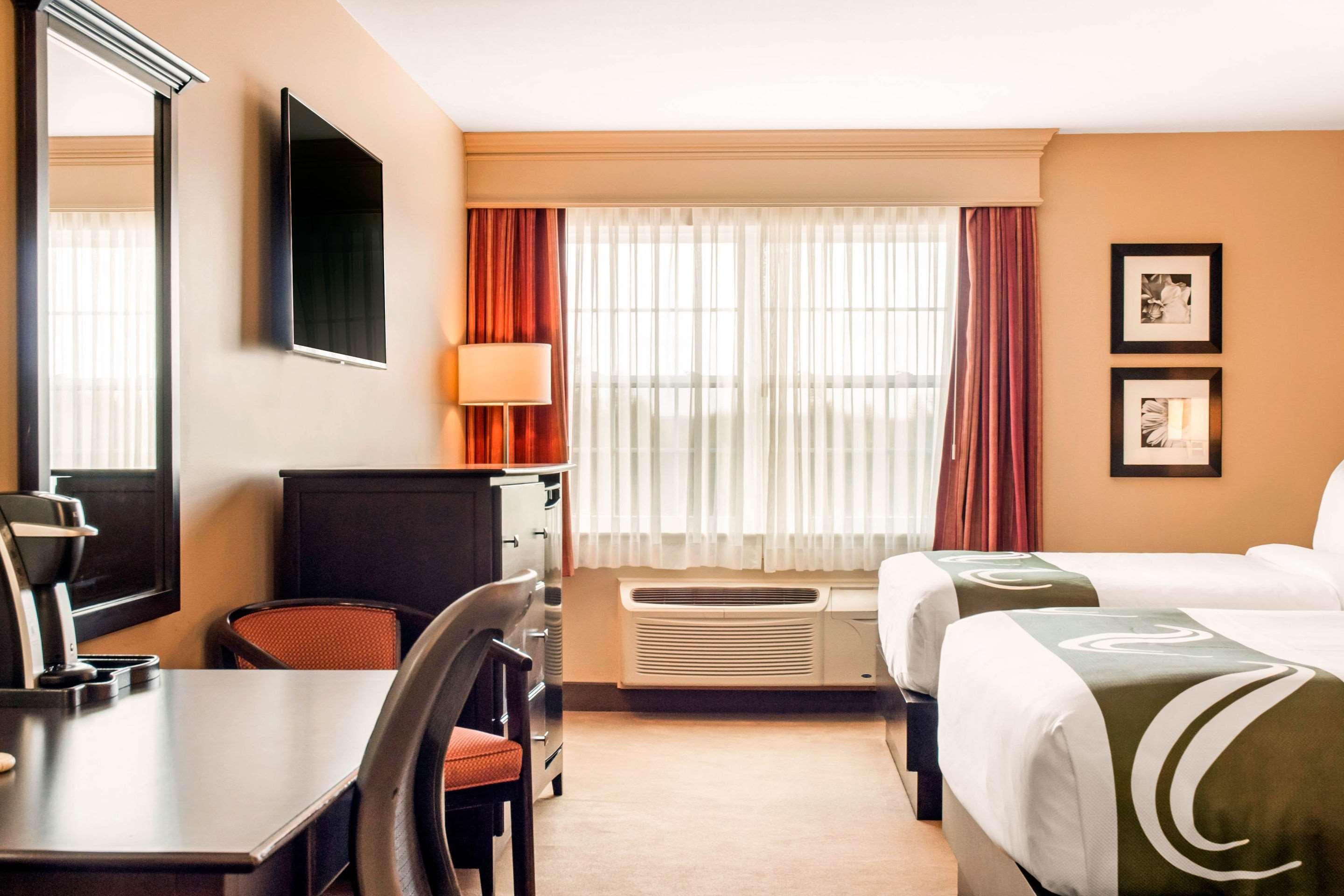 Quality Inn & Suites Amsterdam Saint John Zewnętrze zdjęcie