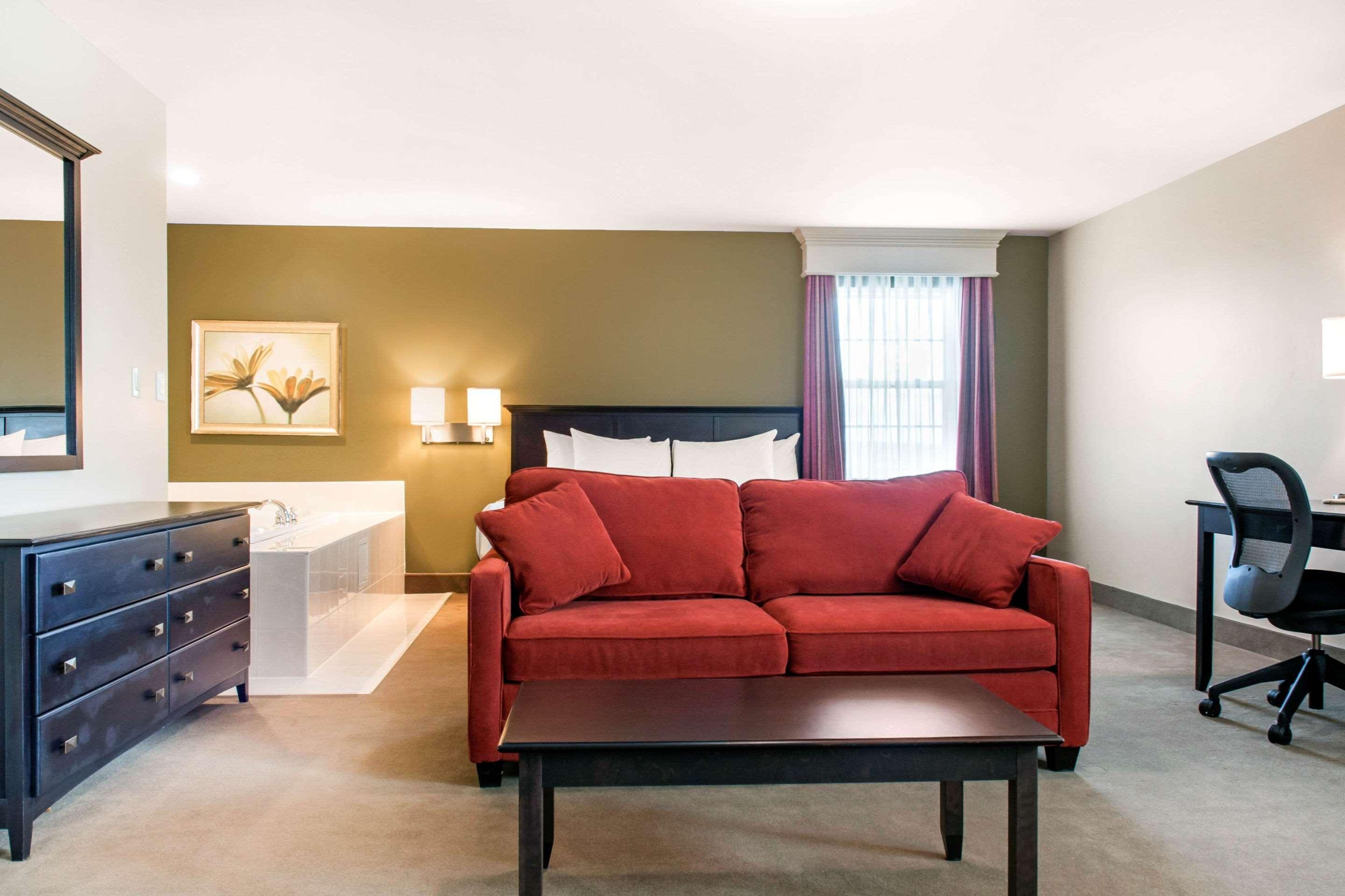 Quality Inn & Suites Quispamsis Rothesay Zewnętrze zdjęcie
