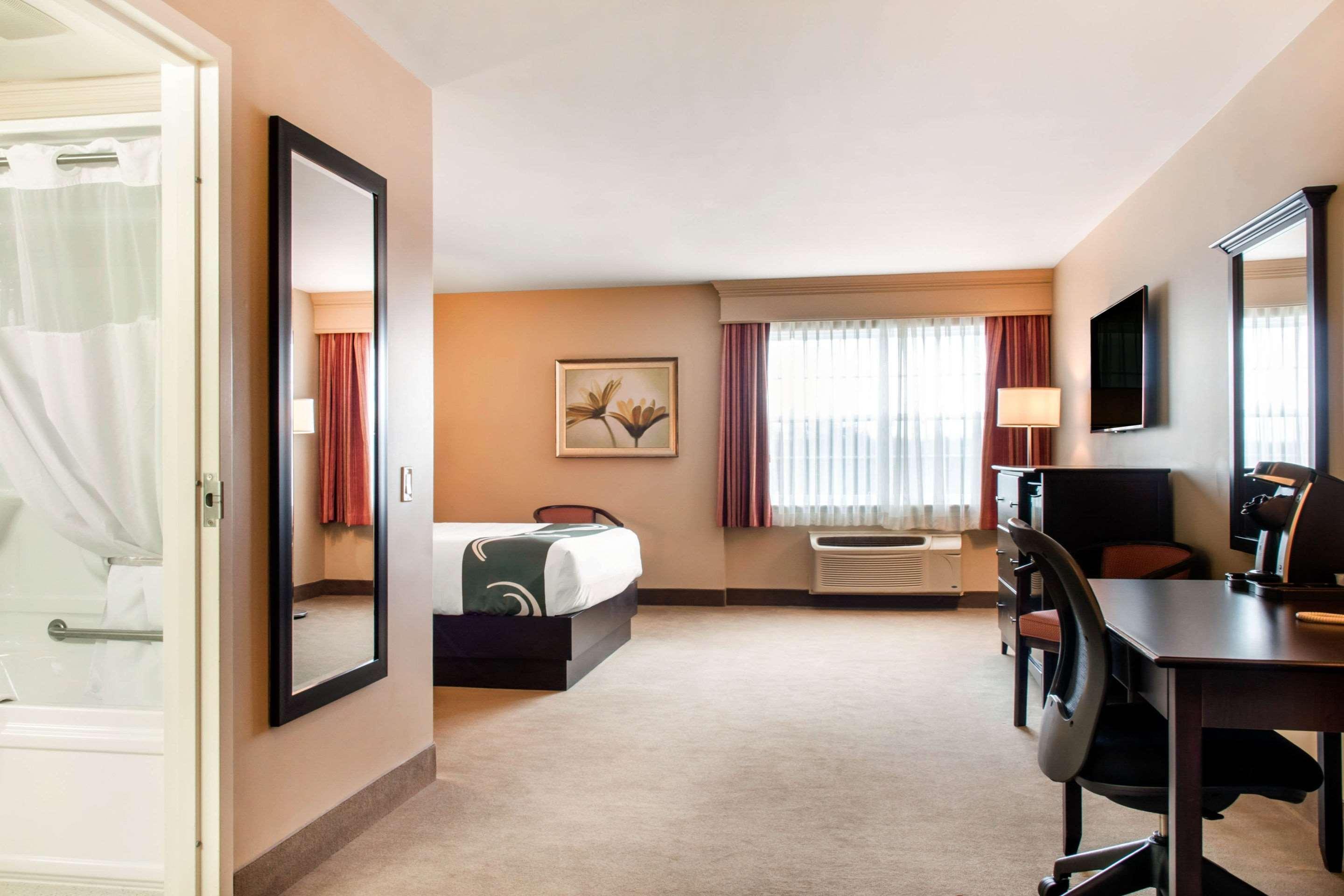 Quality Inn & Suites Amsterdam Saint John Zewnętrze zdjęcie