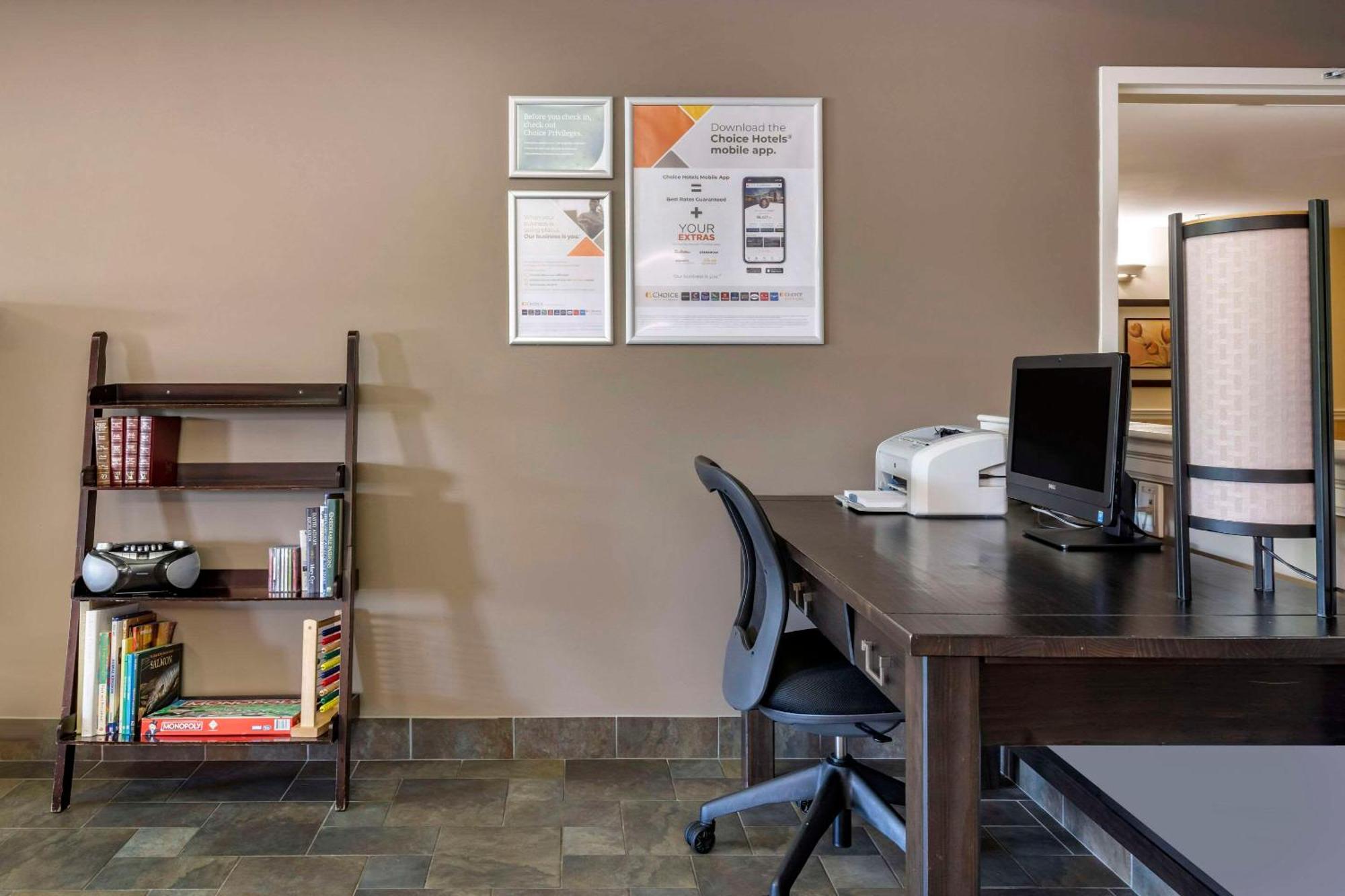 Quality Inn & Suites Quispamsis Rothesay Zewnętrze zdjęcie