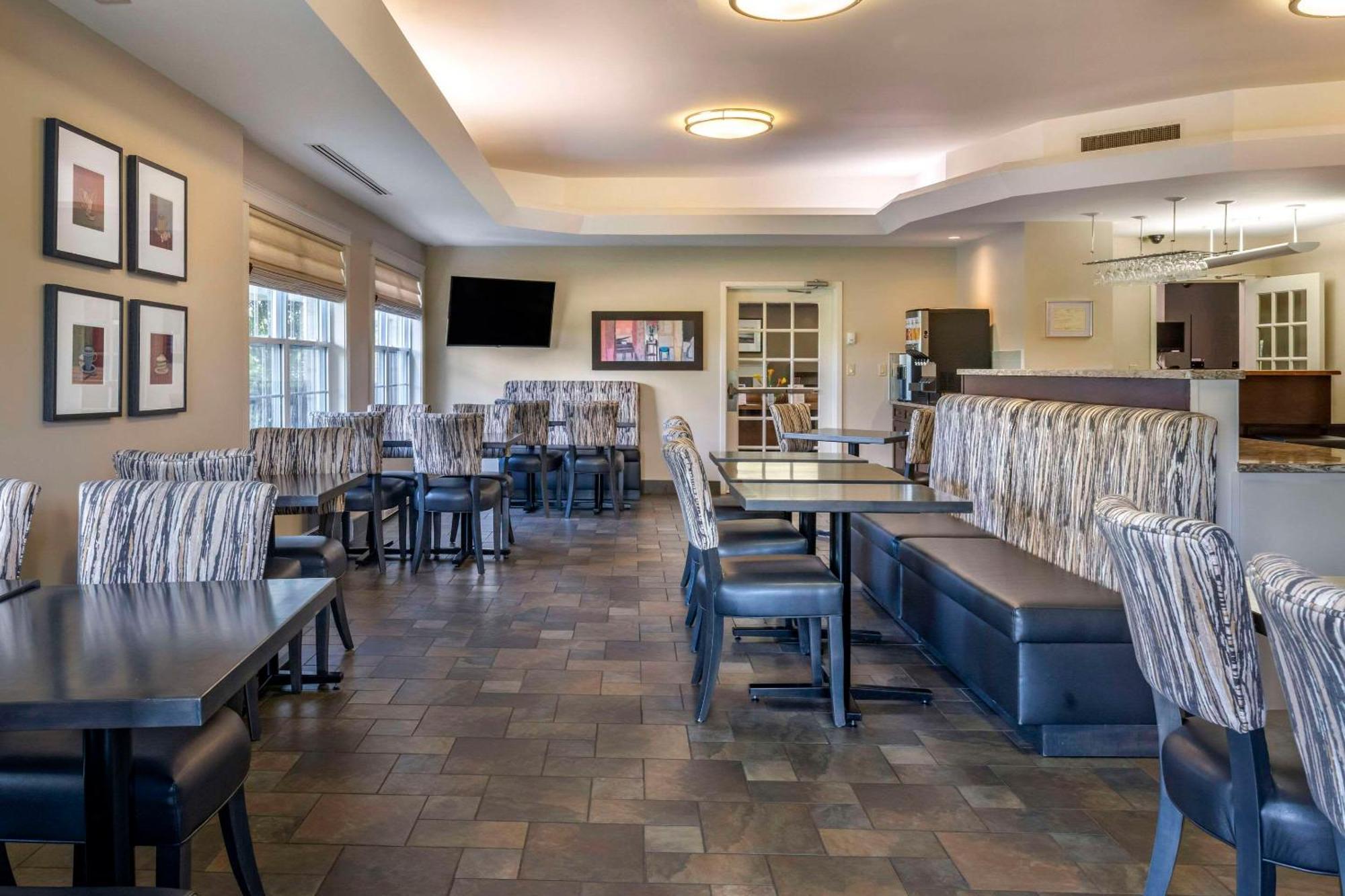 Quality Inn & Suites Quispamsis Rothesay Zewnętrze zdjęcie