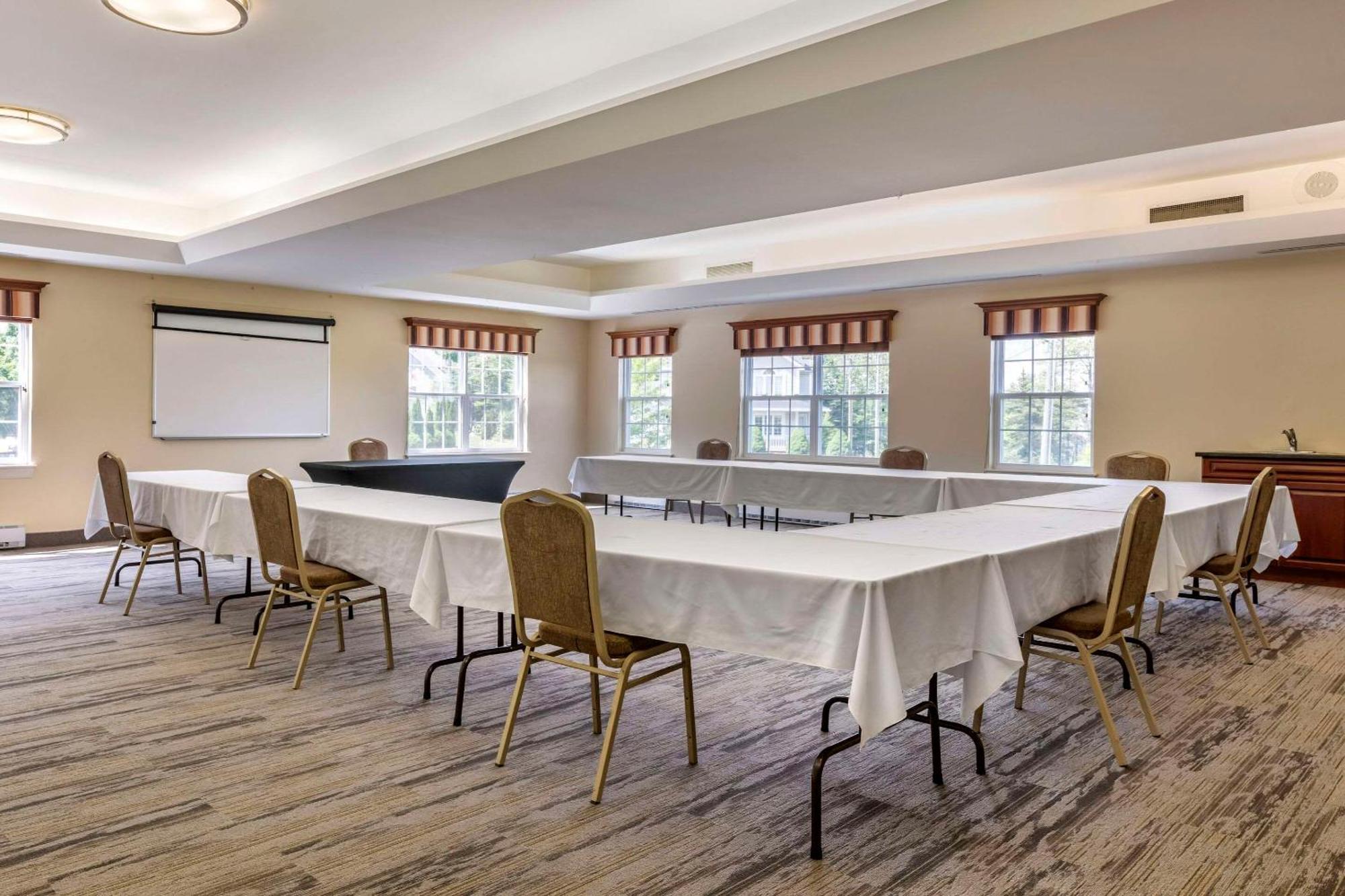 Quality Inn & Suites Quispamsis Rothesay Zewnętrze zdjęcie