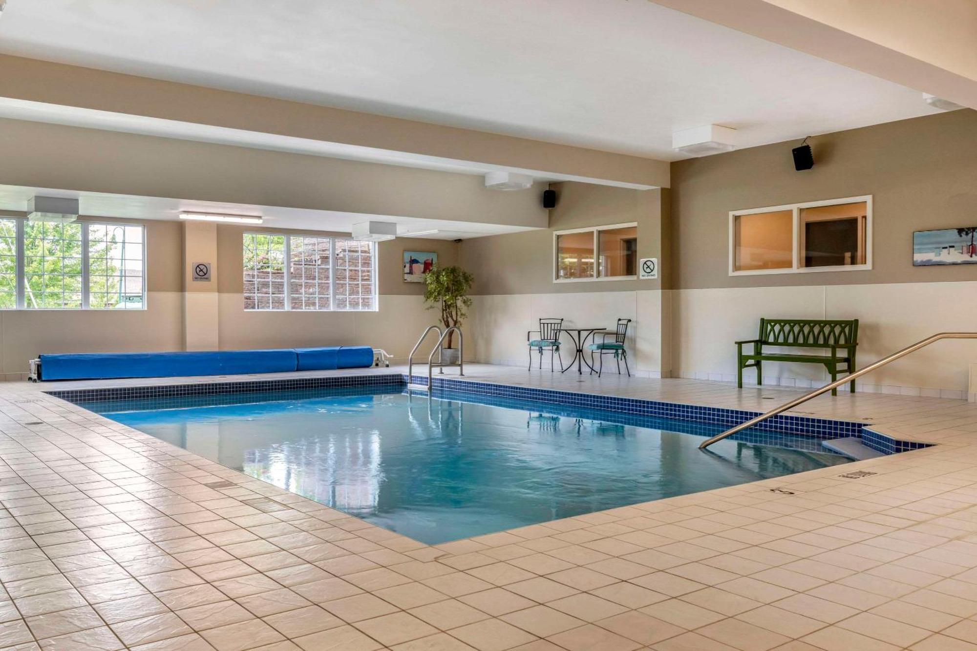 Quality Inn & Suites Quispamsis Rothesay Zewnętrze zdjęcie